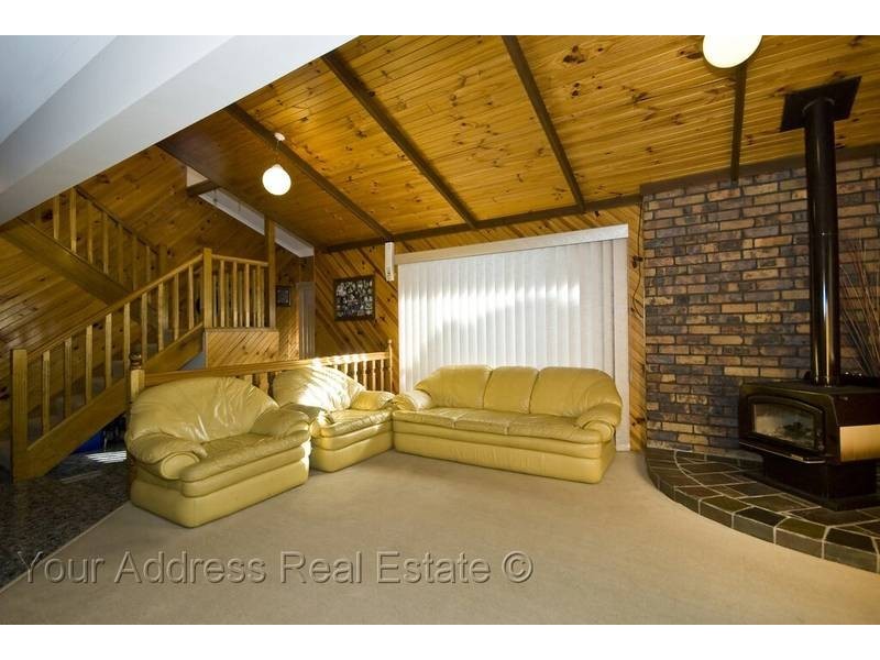 16 Redgum Drive, Regents Park QLD 4118