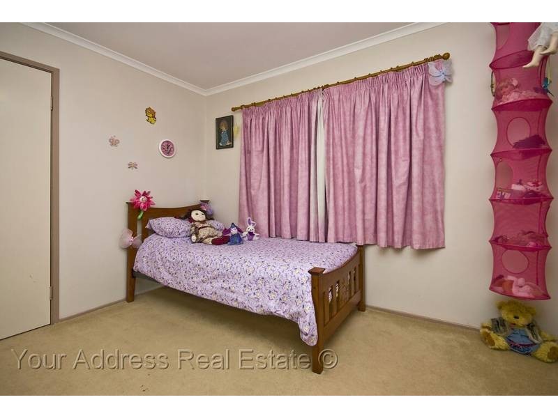 16 Redgum Drive, Regents Park QLD 4118