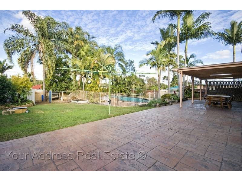 16 Redgum Drive, Regents Park QLD 4118