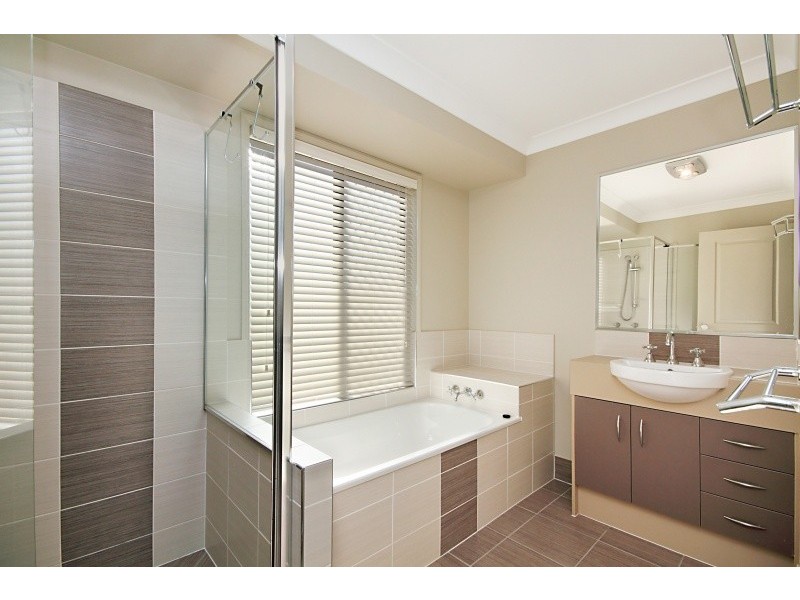 49 Bowerbird Close, Greenbank QLD 4124