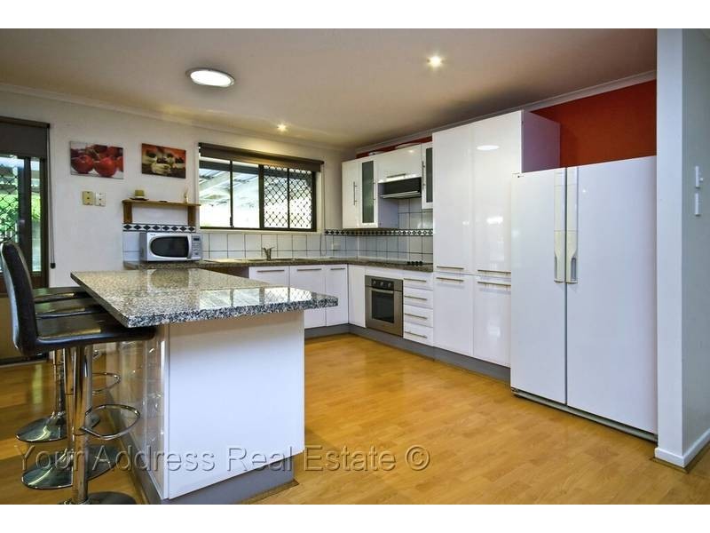 21 Penfold Street, Hillcrest QLD 4118
