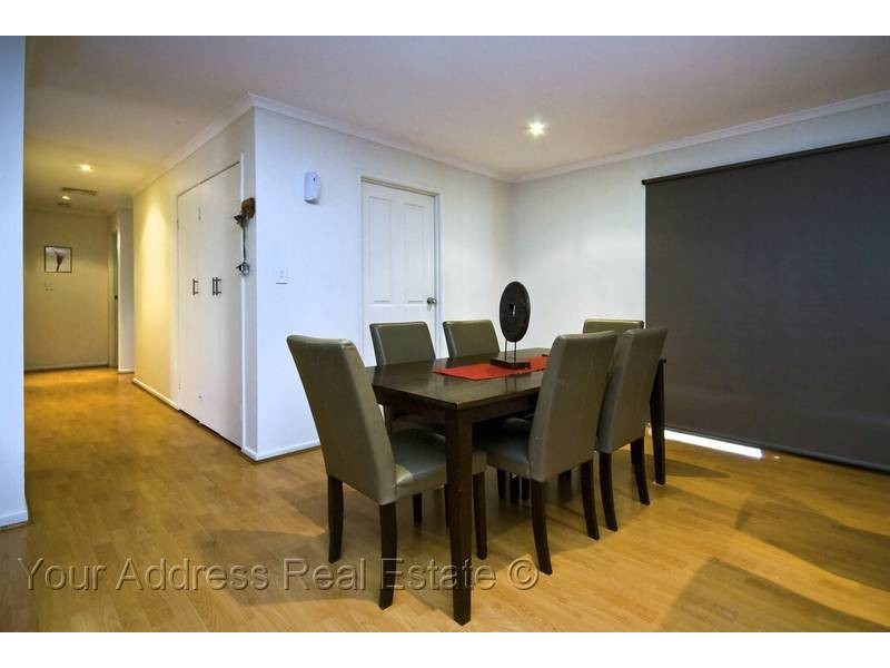 21 Penfold Street, Hillcrest QLD 4118