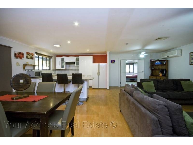 21 Penfold Street, Hillcrest QLD 4118