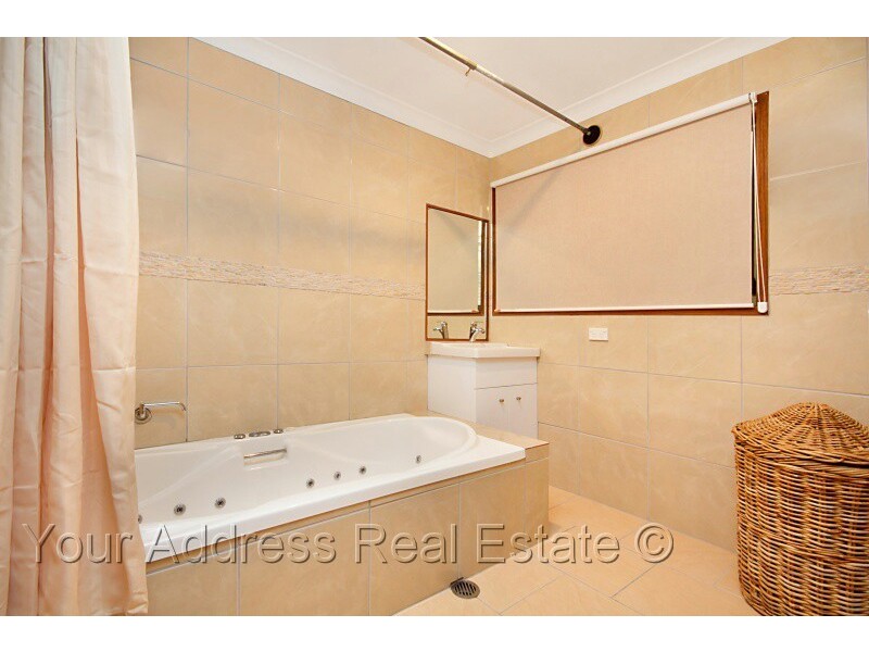 22 Raglan Road, Greenbank QLD 4124