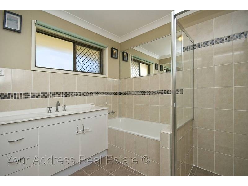 23 Bywater Street, Hillcrest QLD 4118