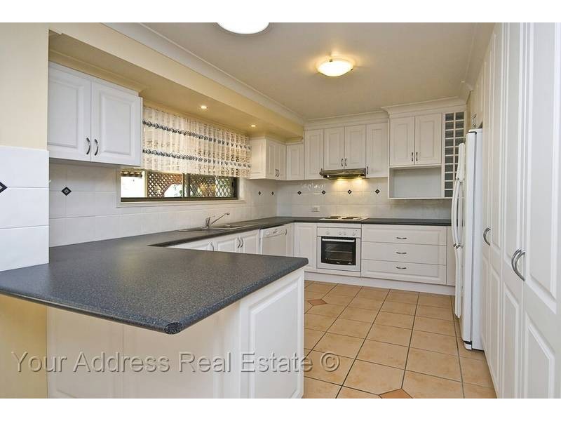 111 Estramina Road, Regents Park QLD 4118
