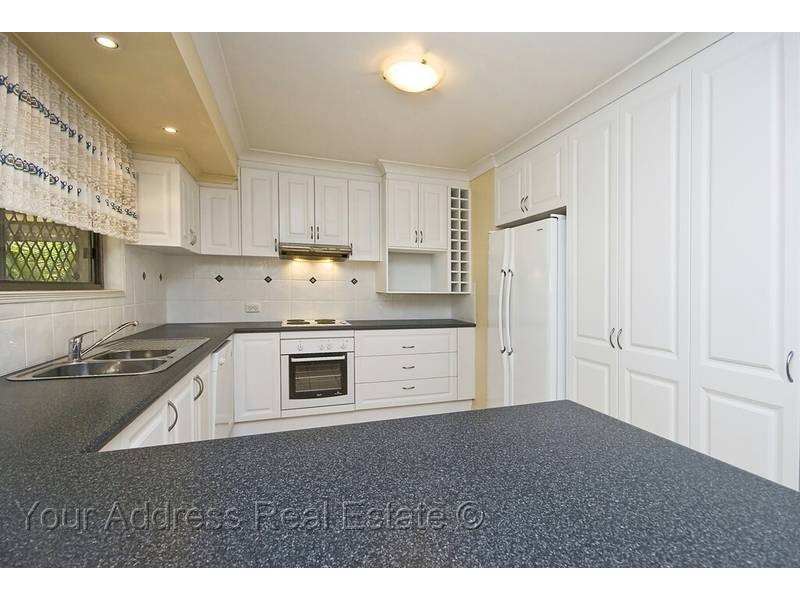 111 Estramina Road, Regents Park QLD 4118