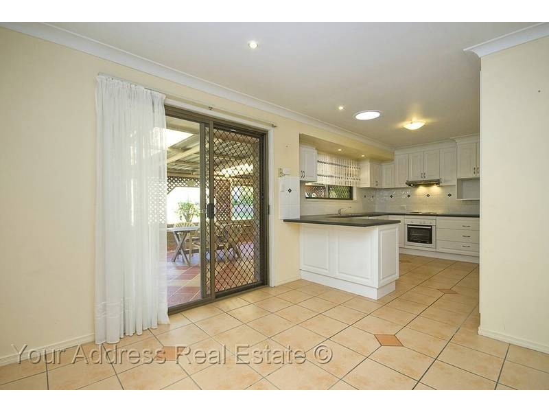 111 Estramina Road, Regents Park QLD 4118