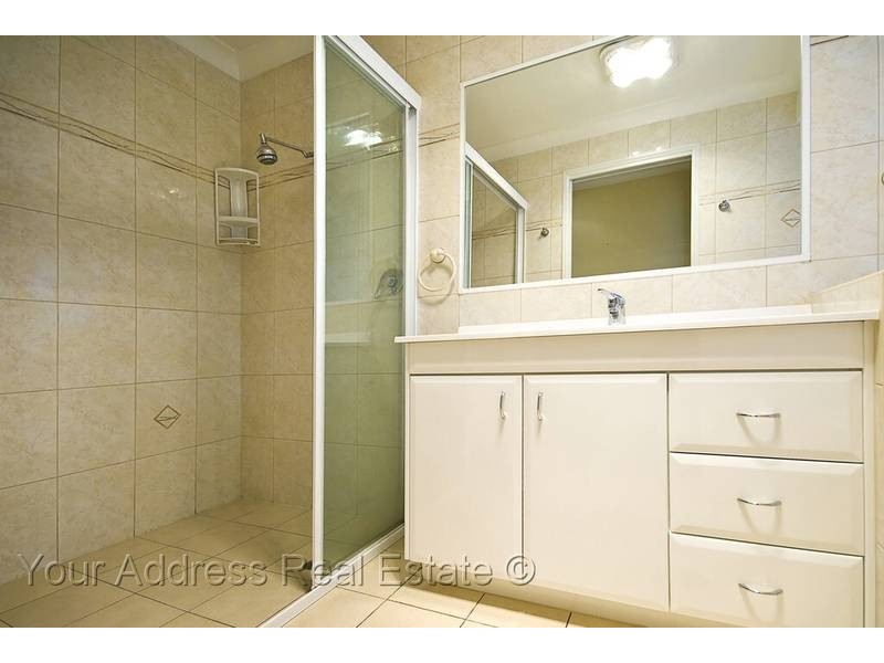 111 Estramina Road, Regents Park QLD 4118