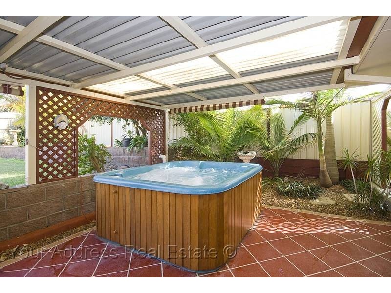 111 Estramina Road, Regents Park QLD 4118