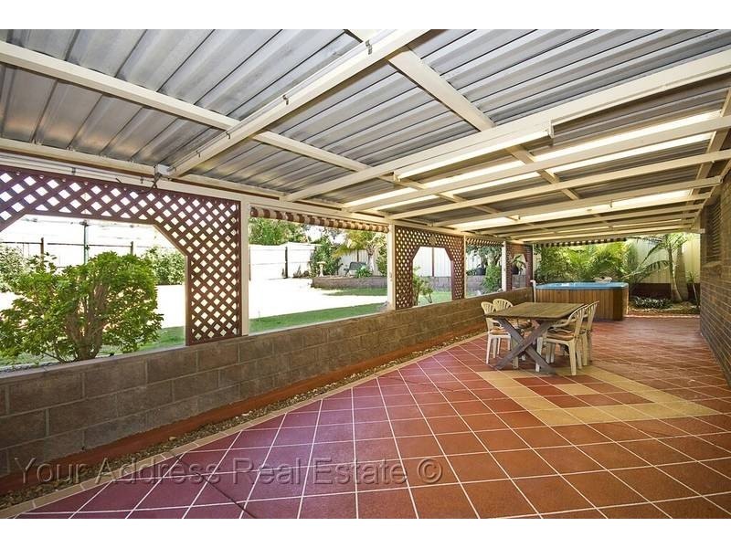 111 Estramina Road, Regents Park QLD 4118