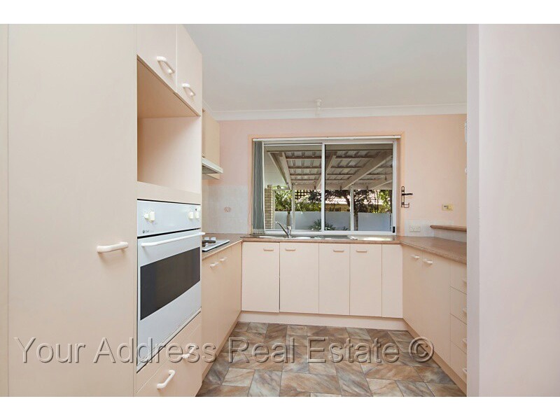 4 Tannadice Court, Regents Park QLD 4118