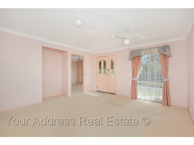 4 Tannadice Court, Regents Park QLD 4118