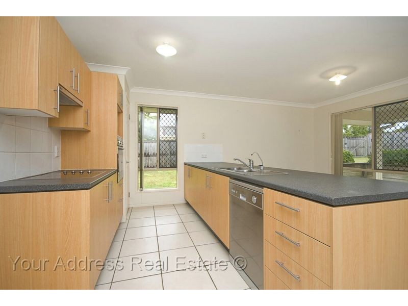 10 Penfold Street, Hillcrest QLD 4118