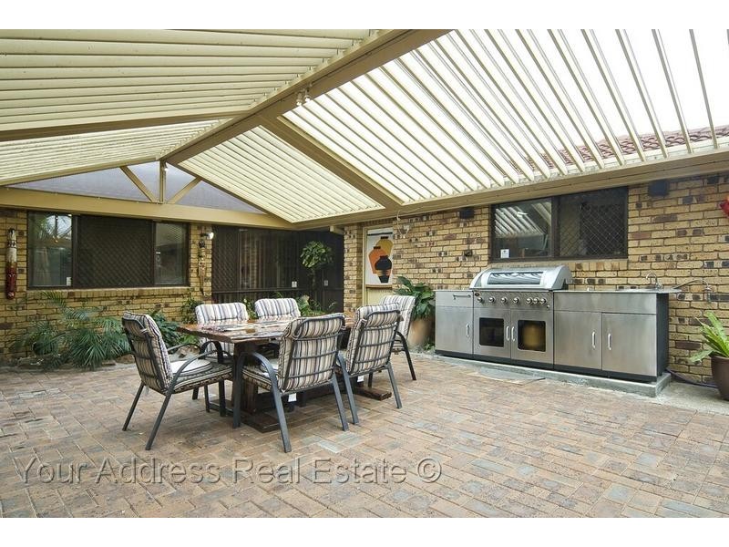 53 Parkroyal Crescent, Regents Park QLD 4118