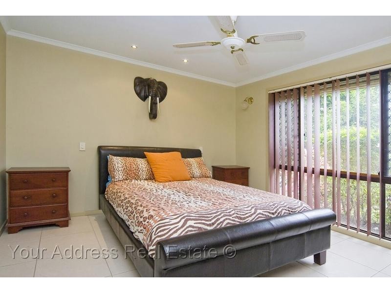 53 Parkroyal Crescent, Regents Park QLD 4118