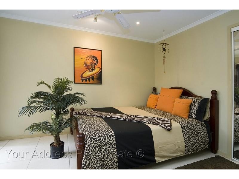 53 Parkroyal Crescent, Regents Park QLD 4118