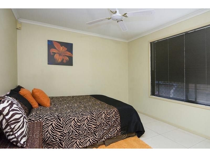 53 Parkroyal Crescent, Regents Park QLD 4118