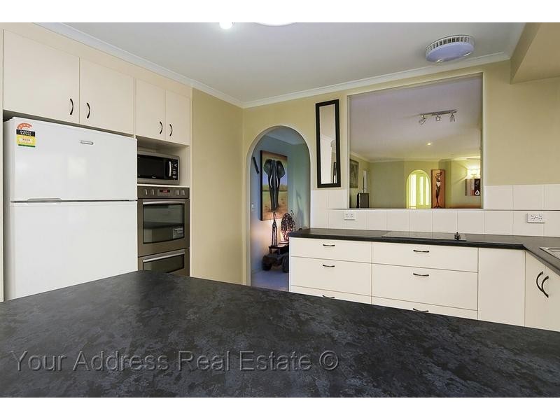 53 Parkroyal Crescent, Regents Park QLD 4118
