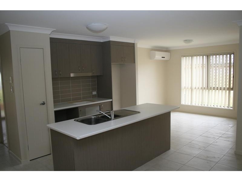 16 Serenity Court, Crestmead QLD 4132