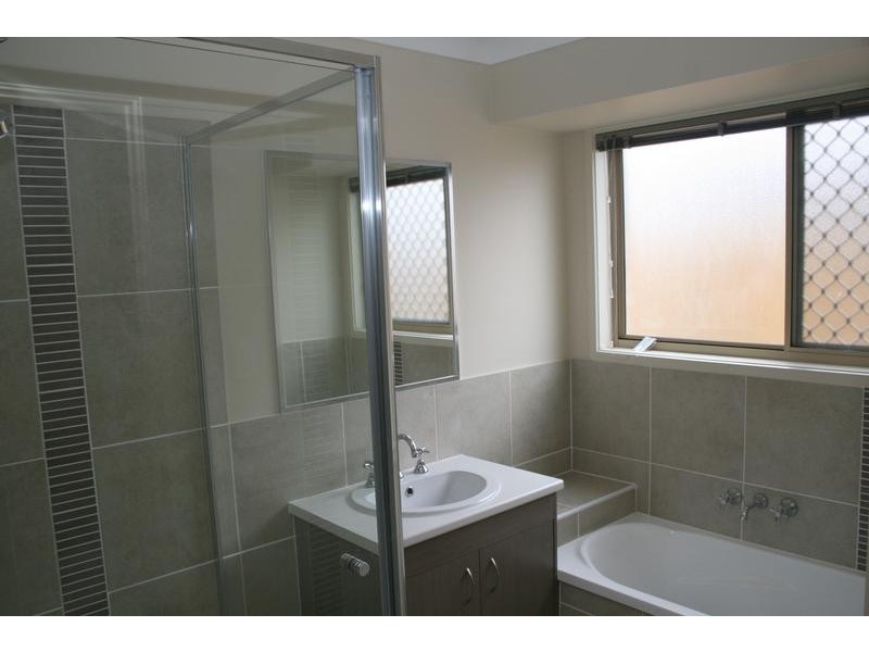 16 Serenity Court, Crestmead QLD 4132