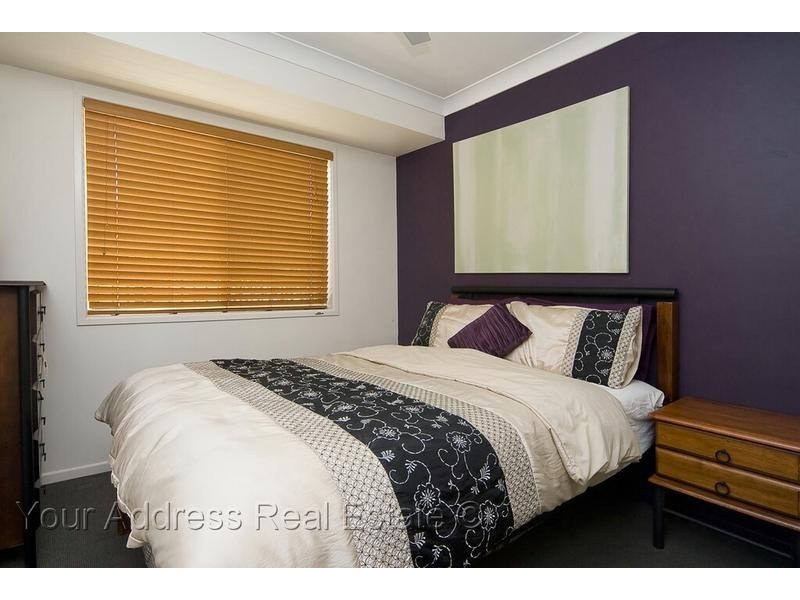 67 Bushland Drive, Regents Park QLD 4118