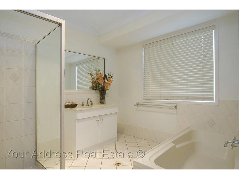 67 Bushland Drive, Regents Park QLD 4118