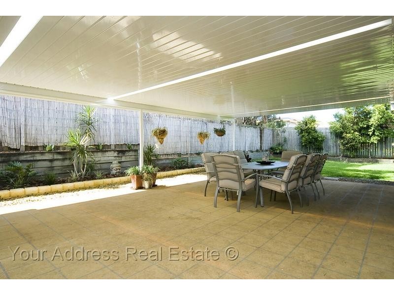 67 Bushland Drive, Regents Park QLD 4118