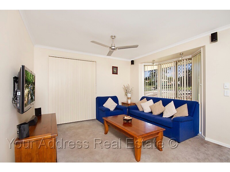 11 Conifer Street, Hillcrest QLD 4118