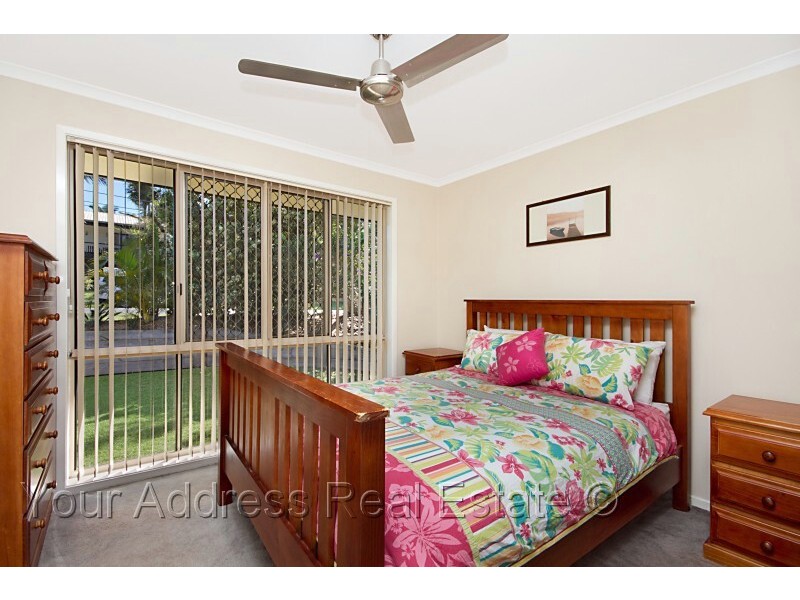 11 Conifer Street, Hillcrest QLD 4118