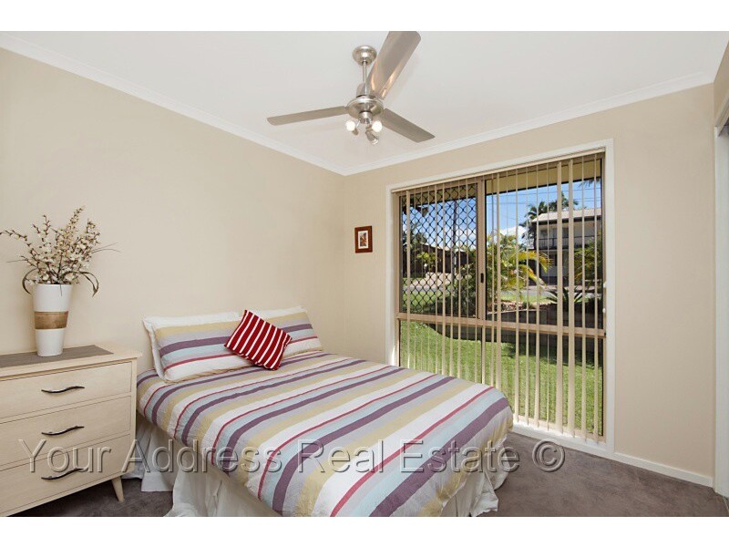 11 Conifer Street, Hillcrest QLD 4118