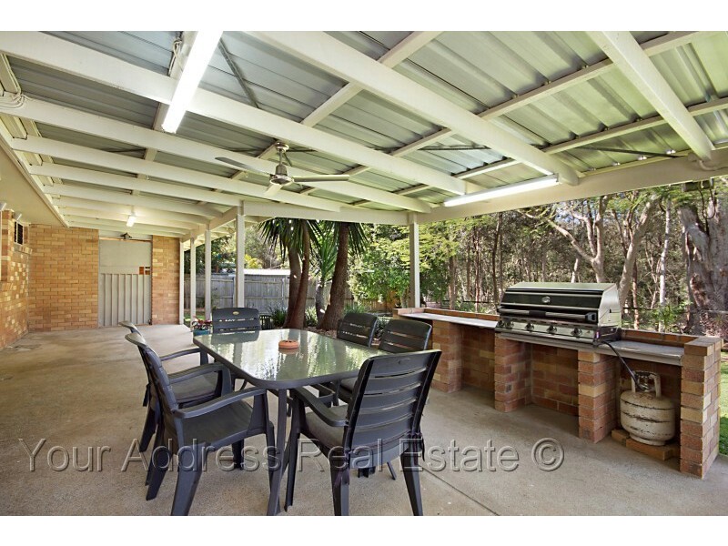 11 Conifer Street, Hillcrest QLD 4118