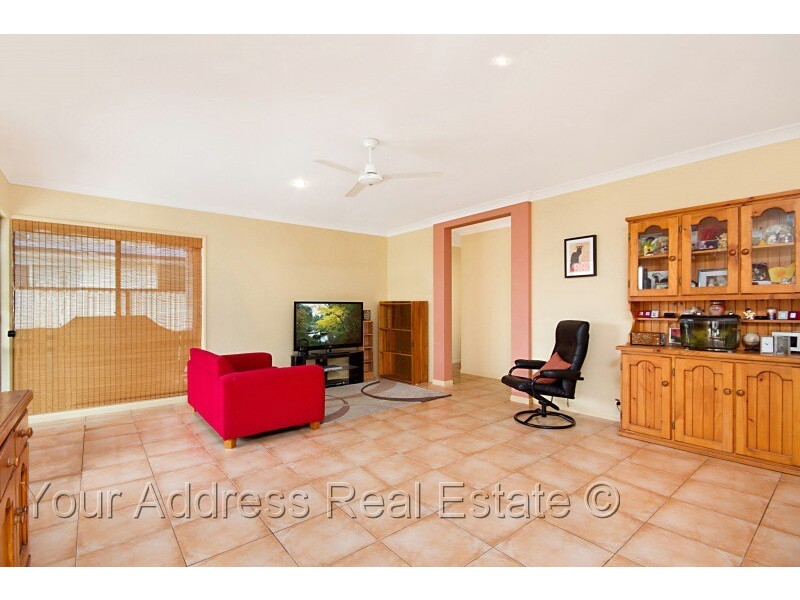 13 Cornell Close, Regents Park QLD 4118