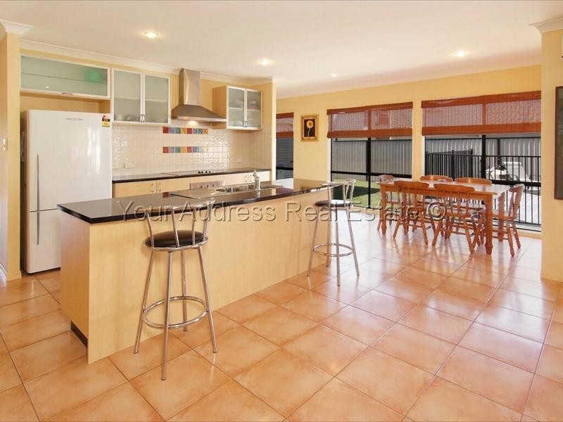 13 Cornell Close, Regents Park QLD 4118