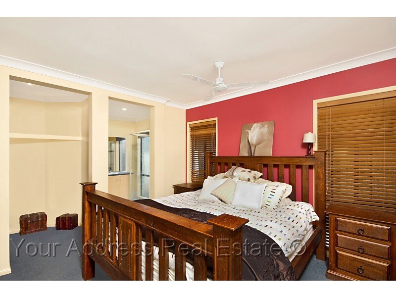 13 Cornell Close, Regents Park QLD 4118
