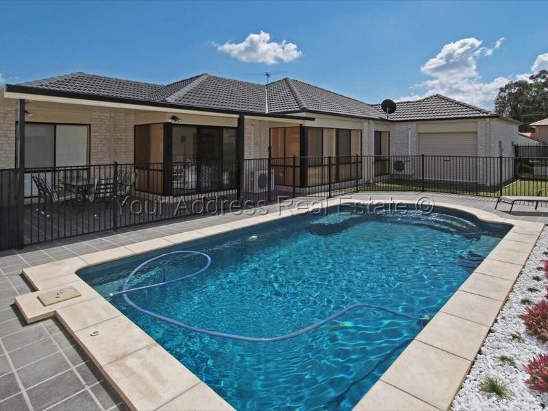 13 Cornell Close, Regents Park QLD 4118