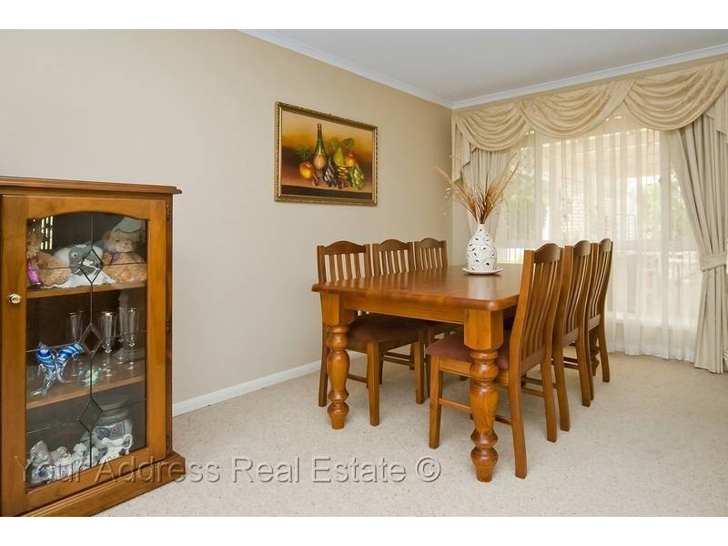 6 Carlos Street, Hillcrest QLD 4118