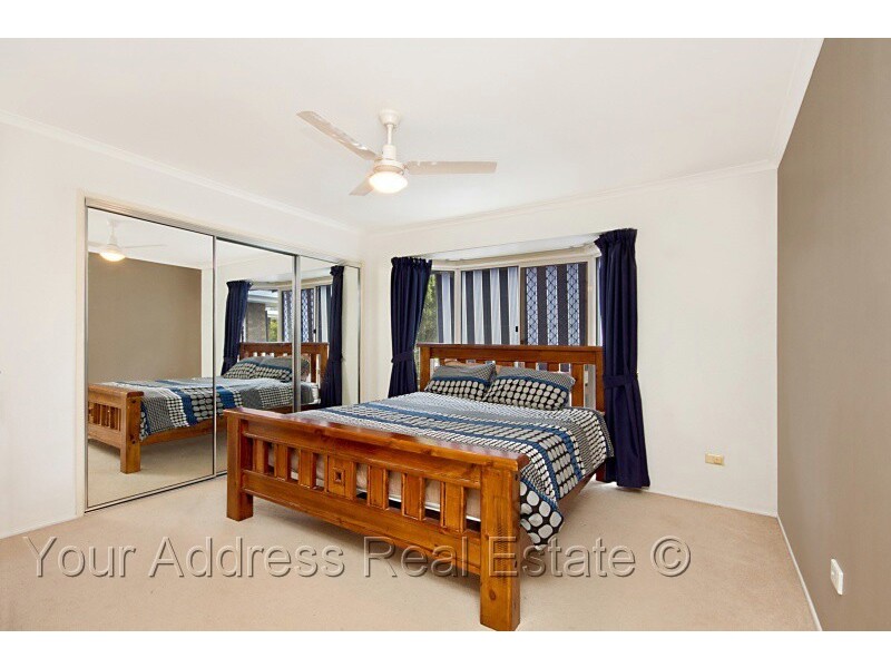 137 Emerald Drive, Regents Park QLD 4118