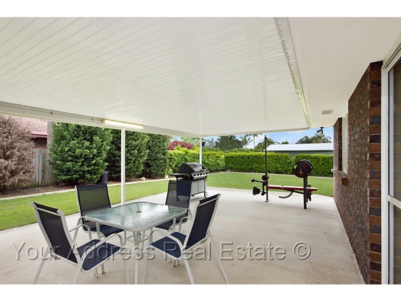 137 Emerald Drive, Regents Park QLD 4118