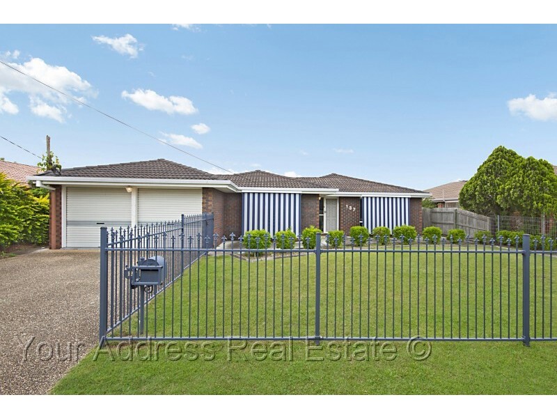137 Emerald Drive, Regents Park QLD 4118