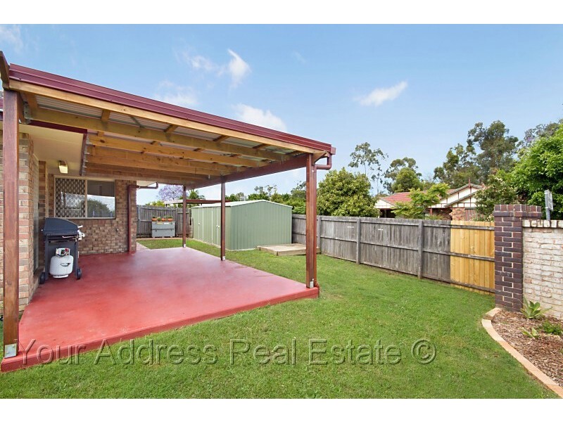 2 Hillview Drive, Hillcrest QLD 4118