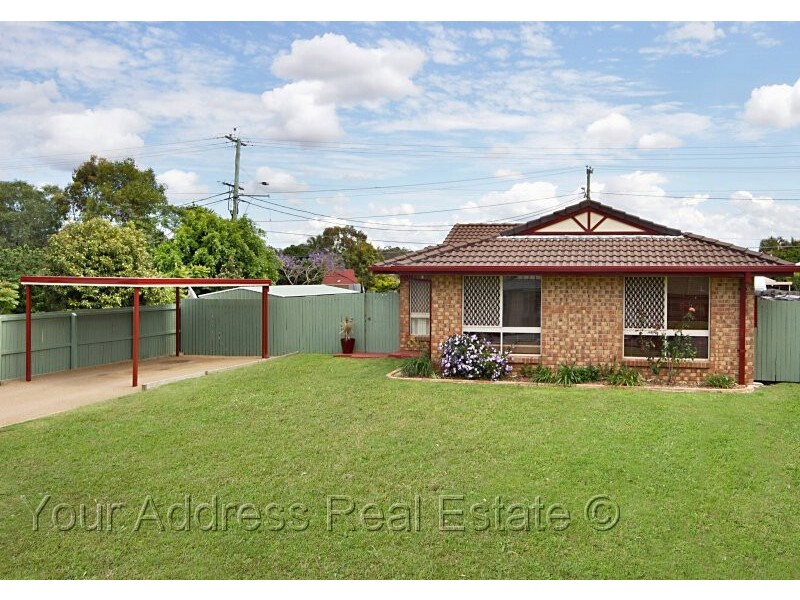 2 Hillview Drive, Hillcrest QLD 4118