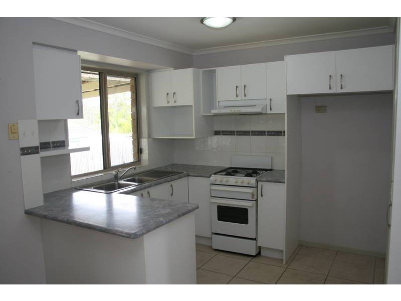 20 Bottlebrush Drive, Regents Park QLD 4118