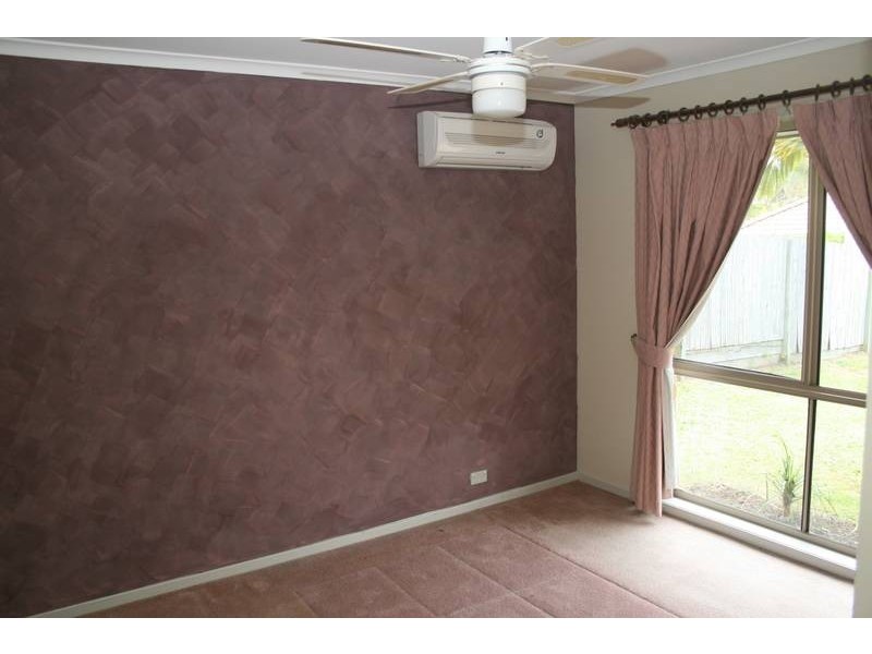 20 Bottlebrush Drive, Regents Park QLD 4118