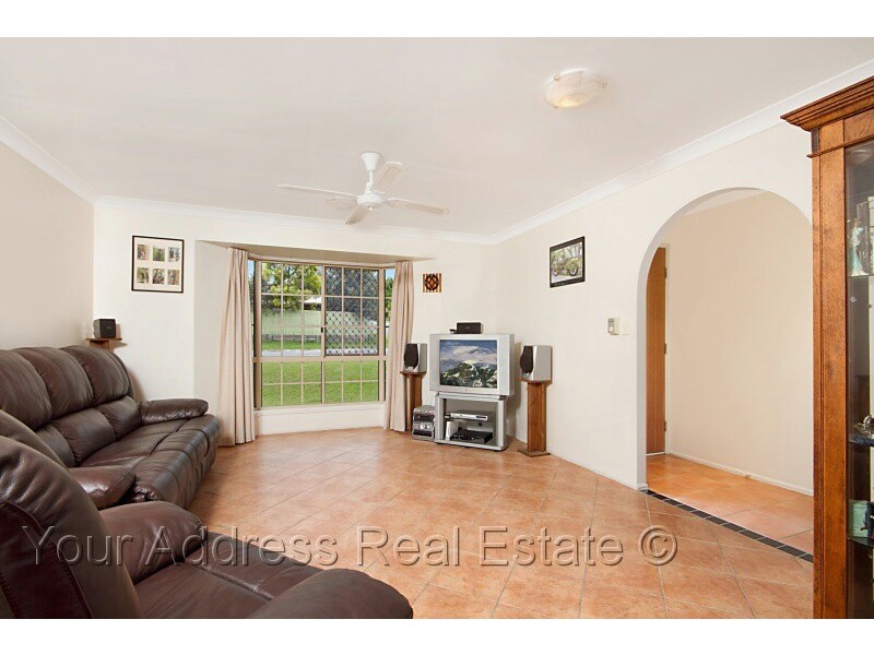 73 Bushland Drive, Regents Park QLD 4118