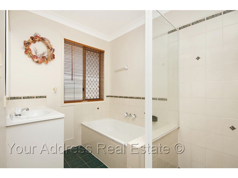 73 Bushland Drive, Regents Park QLD 4118