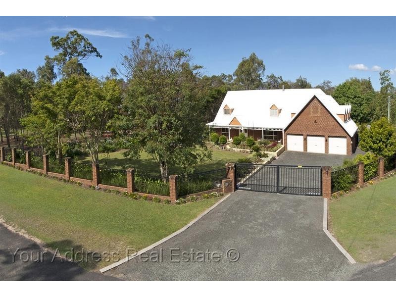 15 Penda Road, Park Ridge South QLD 4125