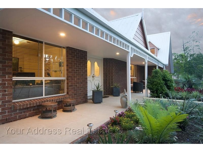 15 Penda Road, Park Ridge South QLD 4125