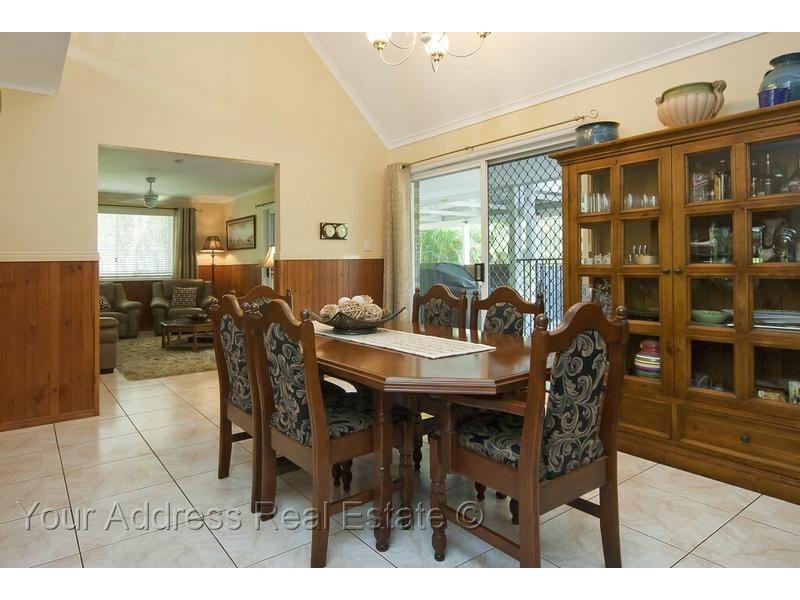 15 Penda Road, Park Ridge South QLD 4125