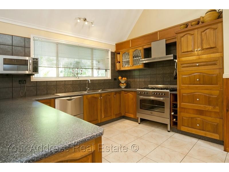 15 Penda Road, Park Ridge South QLD 4125